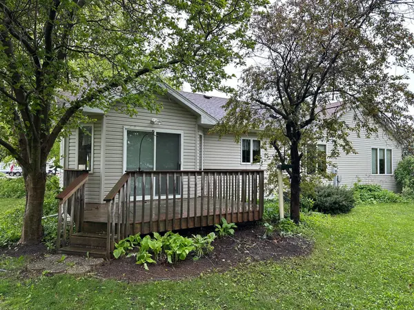 112 Sprie CT SE, Pine Island, MN 55963