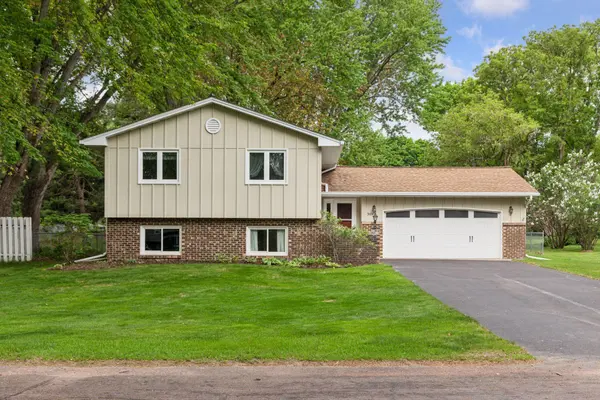 5431 Township DR, White Bear Twp, MN 55110