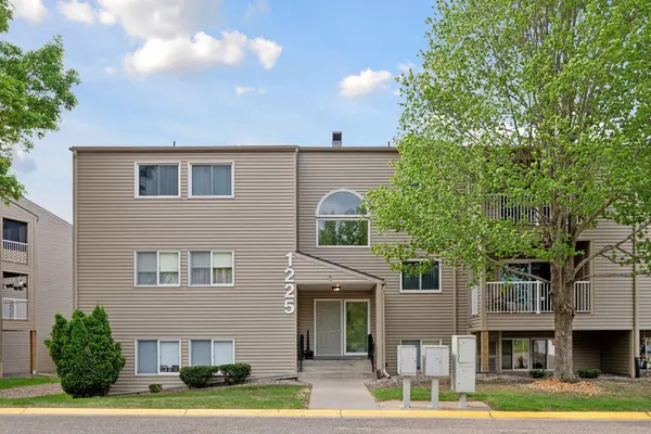 1225 Ferndale ST N #B16, Maplewood, MN 55119