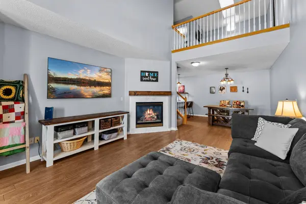 2248 River Rock LN, Shakopee, MN 55379