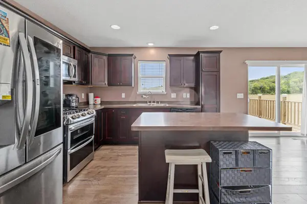 613 Farmers PL, Belle Plaine, MN 56011