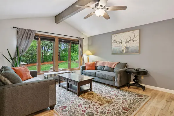 13701 E Wellington CRES, Burnsville, MN 55337