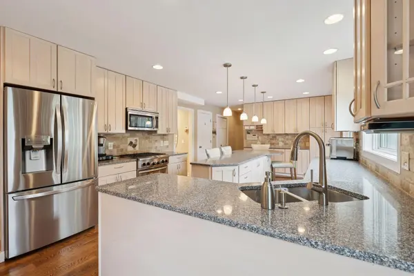 8209 Kentucky AVE S, Bloomington, MN 55438