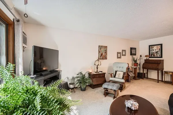 5445 Babcock TRL #N201, Inver Grove Heights, MN 55077