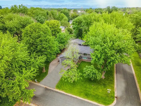 5284 Clayton DR,  Maple Plain,  MN 55359