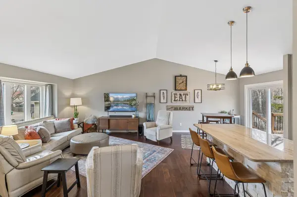 3664 Canary WAY, Eagan, MN 55123