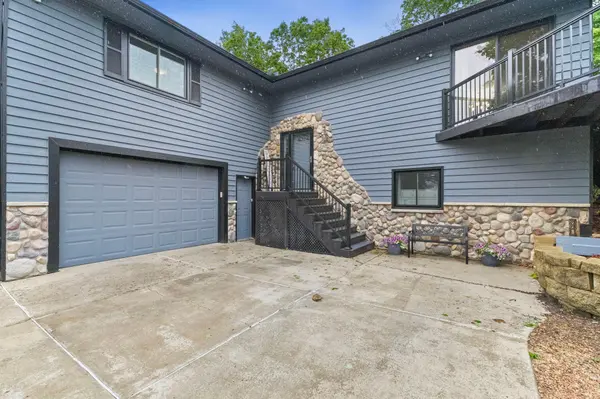 1680 Bluebird LN, Mound, MN 55364