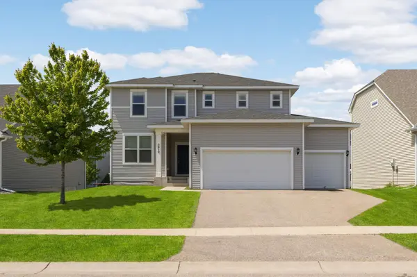 5010 Sandpebble LN, Woodbury, MN 55129