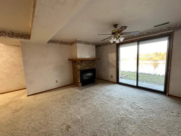 39 Round Lake TRL, Little Canada, MN 55117