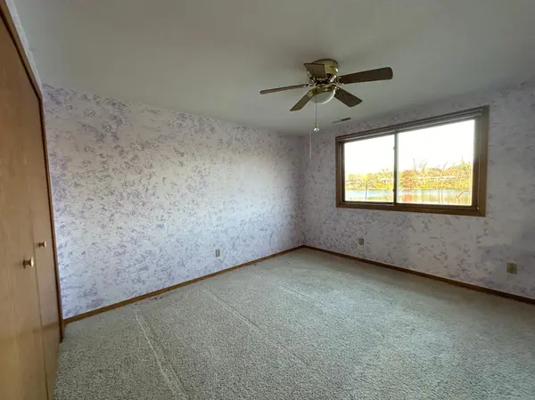 39 Round Lake TRL, Little Canada, MN 55117