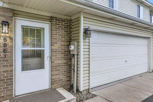8861 Spring LN, Woodbury, MN 55125