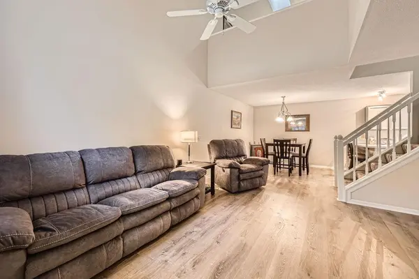 8861 Spring LN, Woodbury, MN 55125
