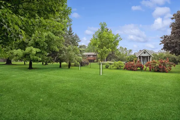656 Mina CT, Mahtomedi, MN 55115