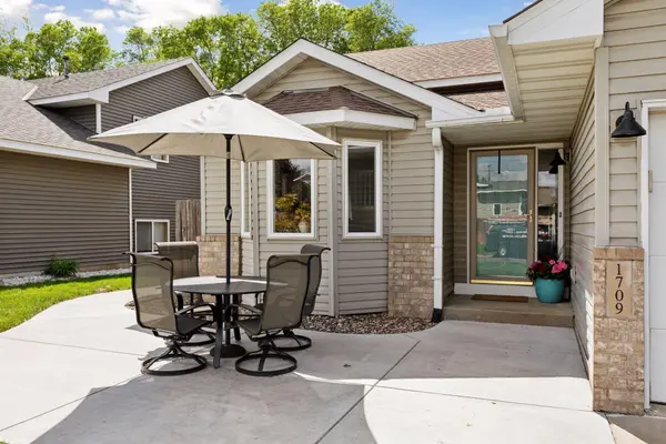 1709 Shasta DR, Hudson, WI 54016