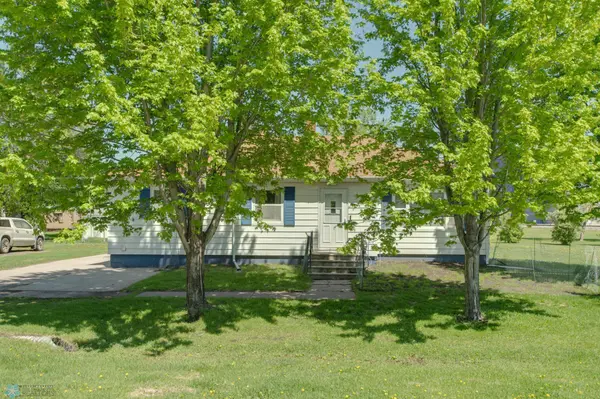 322 4th ST, Grandin, ND 58038