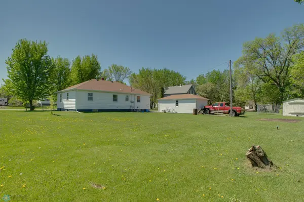 322 4th ST, Grandin, ND 58038