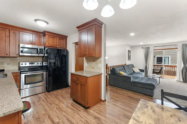 1533 Roundhouse CIR, Shakopee, MN 55379