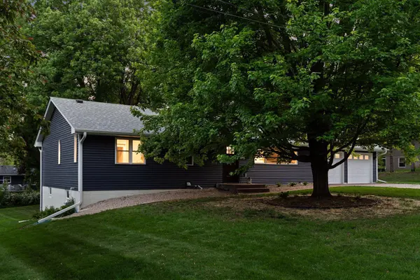 6210 Cardinal AVE, Excelsior, MN 55331