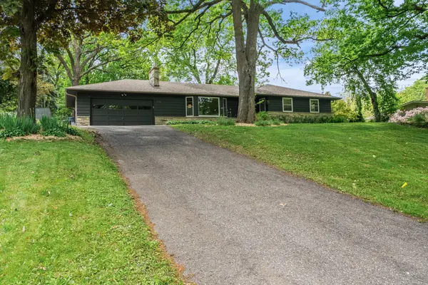 1774 Gramsie RD, Arden Hills, MN 55112