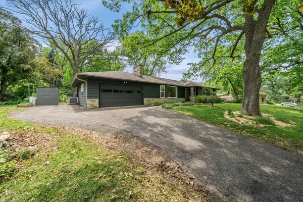 1774 Gramsie RD, Arden Hills, MN 55112