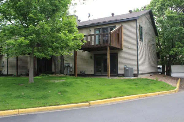 11120 Cottonwood ST NW, Coon Rapids, MN 55448