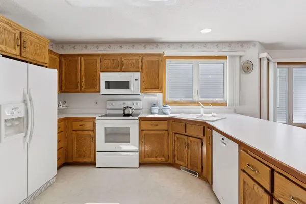 3470 Silver LN NE, Saint Anthony, MN 55421