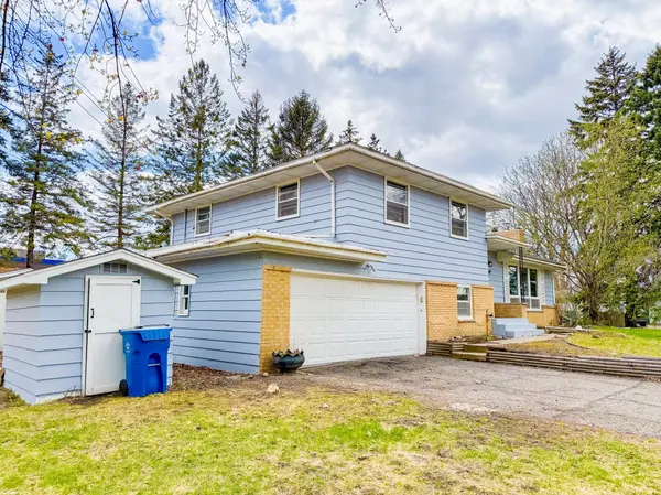 1014 Sunnyview LN, Minnetonka, MN 55305