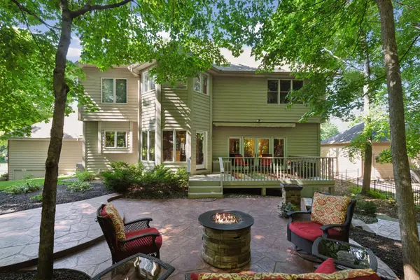 2825 Ironwood BLVD, Chaska, MN 55318
