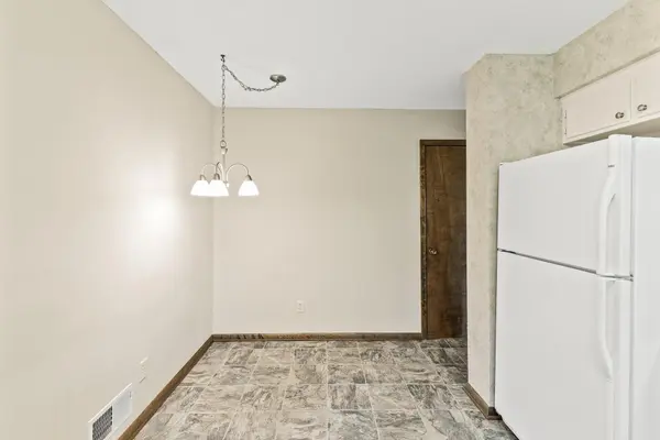 9733 Rich RD, Bloomington, MN 55437