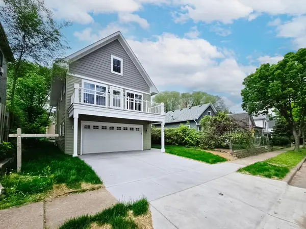 729 Burr ST N, Saint Paul, MN 55130