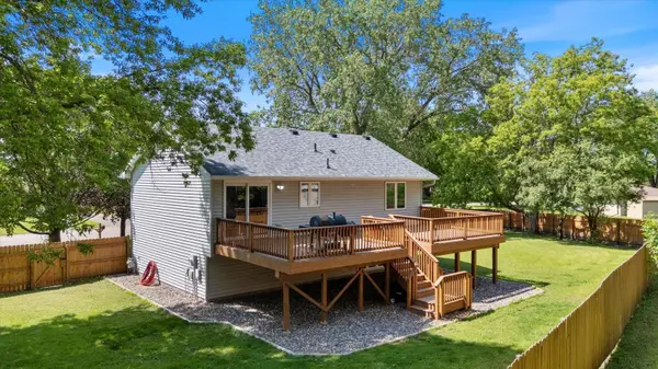 4460 Urbandale CT N, Plymouth, MN 55446