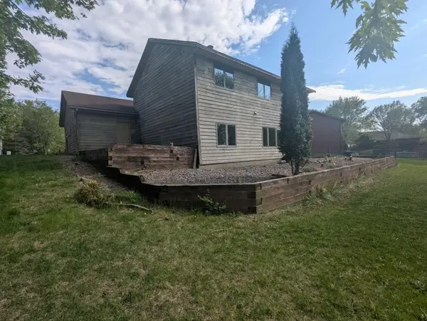 17379 Ithaca LN, Lakeville, MN 55044