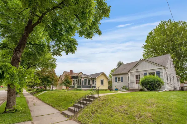 3243 Cleveland ST NE, Minneapolis, MN 55418