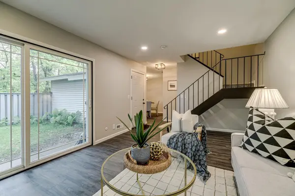 1034 Carmel CT, Shoreview, MN 55126