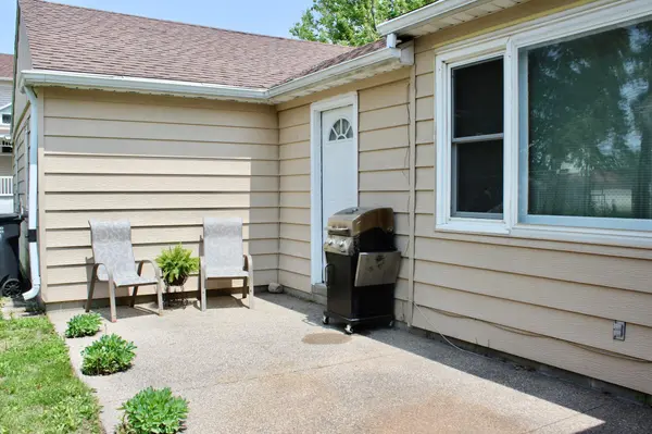 606 Center AVE N, Blooming Prairie, MN 55917
