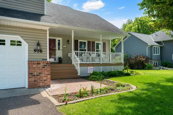 916 Ferndale ST S, Maplewood, MN 55119