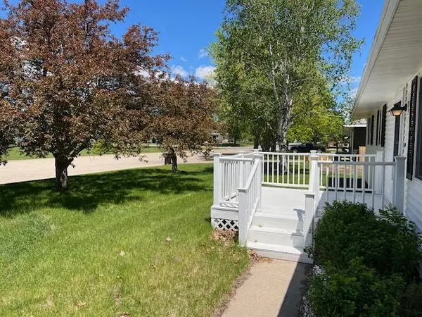 633 4th AVE SW, Perham, MN 56573