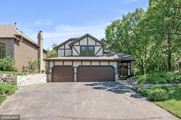 12143 Gantry LN, Apple Valley, MN 55124