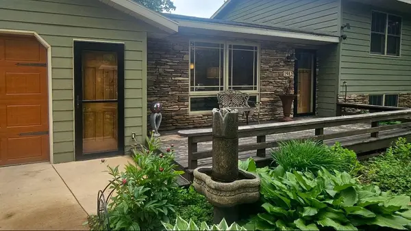 1912 S Oak Knoll DR NE, Alexandria, MN 56308