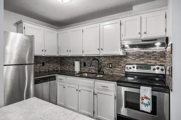 10311 Cedar Lake RD #202, Hopkins, MN 55305