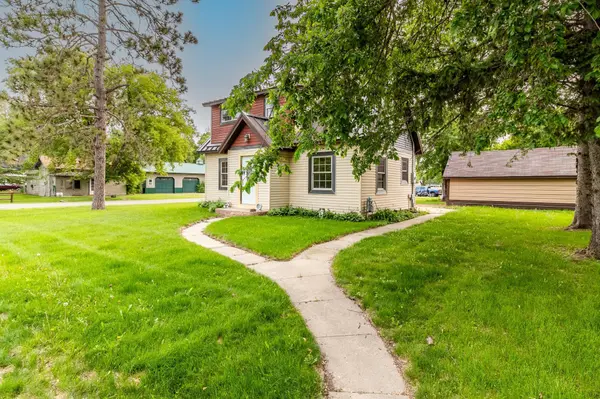 407 John ST N, Clarissa, MN 56440