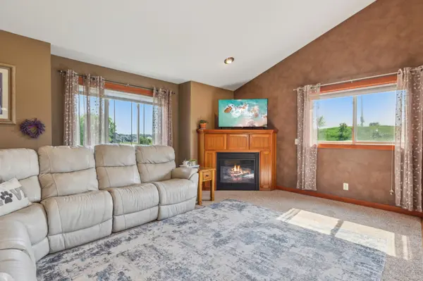 807 Fairchild DR, River Falls, WI 54022