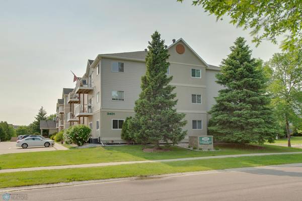 3401 28th ST SW ##108, Fargo, ND 58104