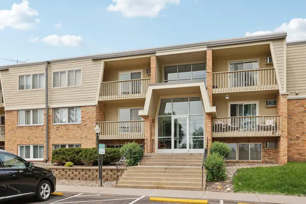 7316 W 22nd ST #304, Saint Louis Park, MN 55426
