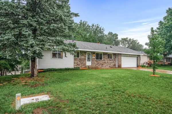 1691 Shakopee AVE E, Shakopee, MN 55379