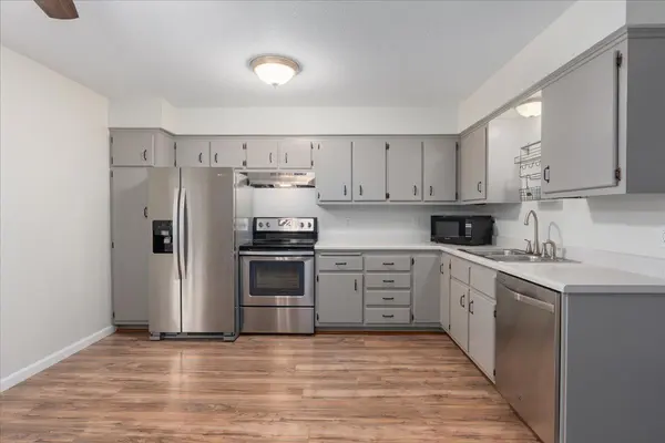 751 Sand Hill PT, Hudson, WI 54016