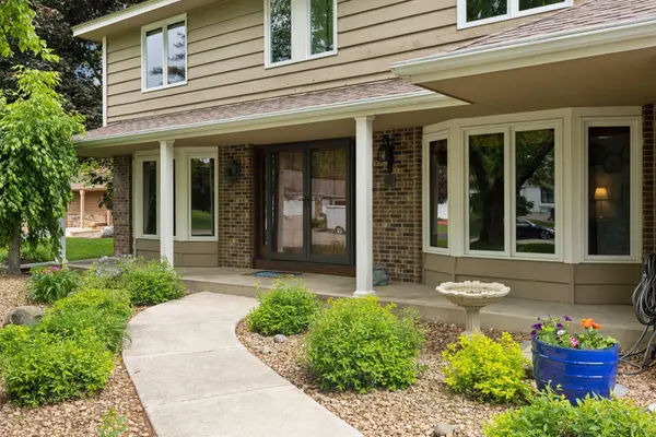 5921 Creek PT, Minnetonka, MN 55345
