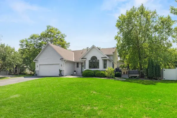 4417 Braddock TRL, Eagan, MN 55123