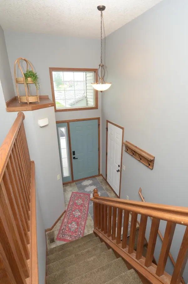 1046 Roosevelt ST S, Cambridge, MN 55008