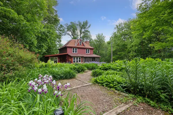 8482 150th ST E, Northfield, MN 55057